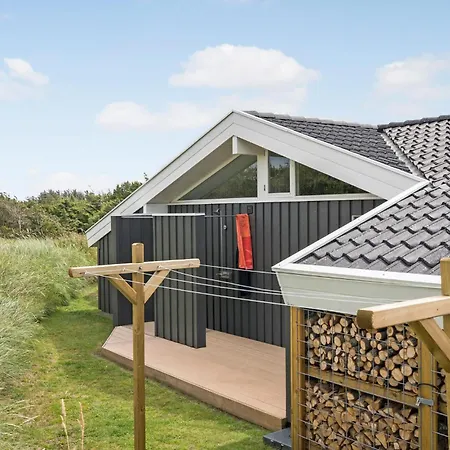 Amazing Home In Lokken With Sauna بيت للعطل